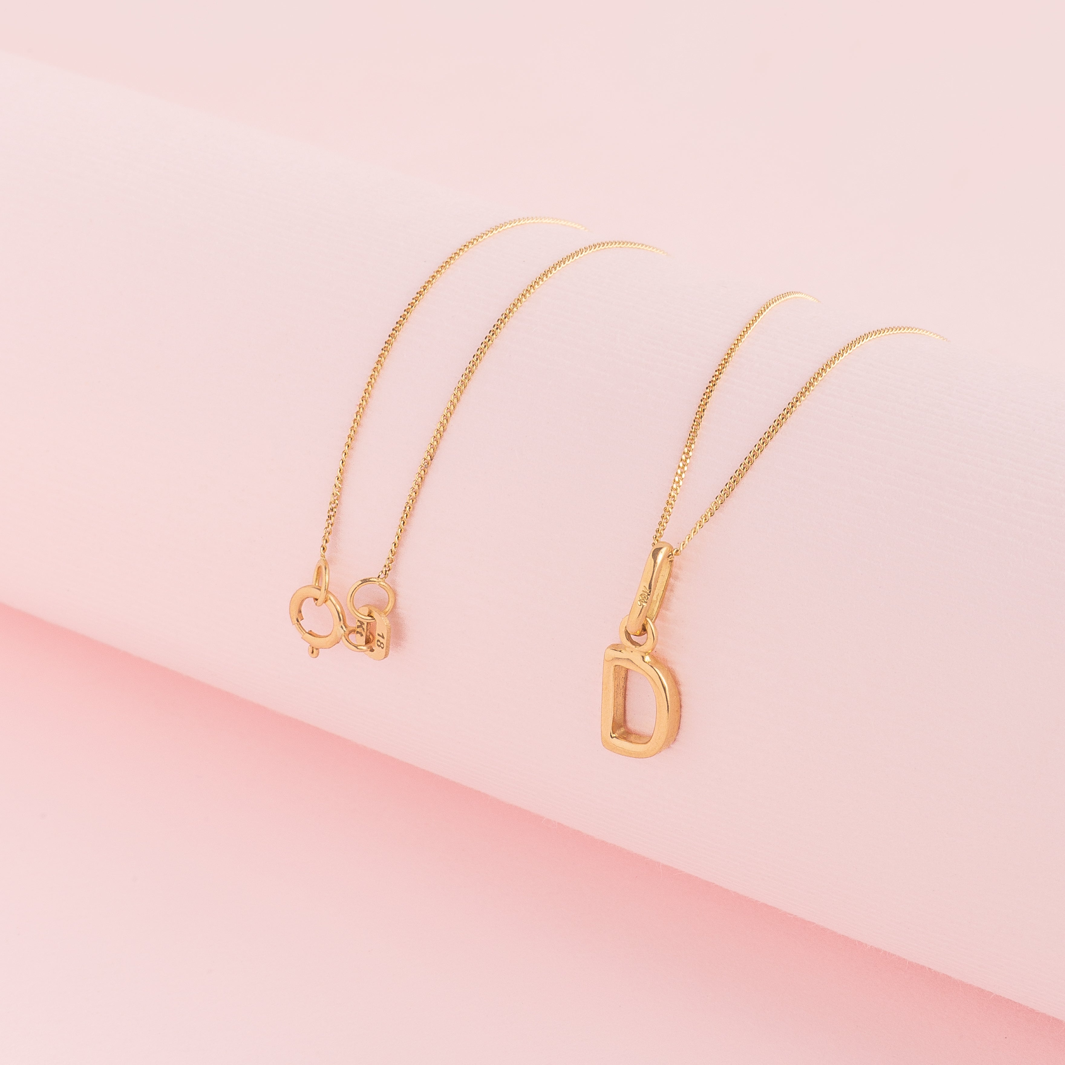 Dije Inicial Oro 18K