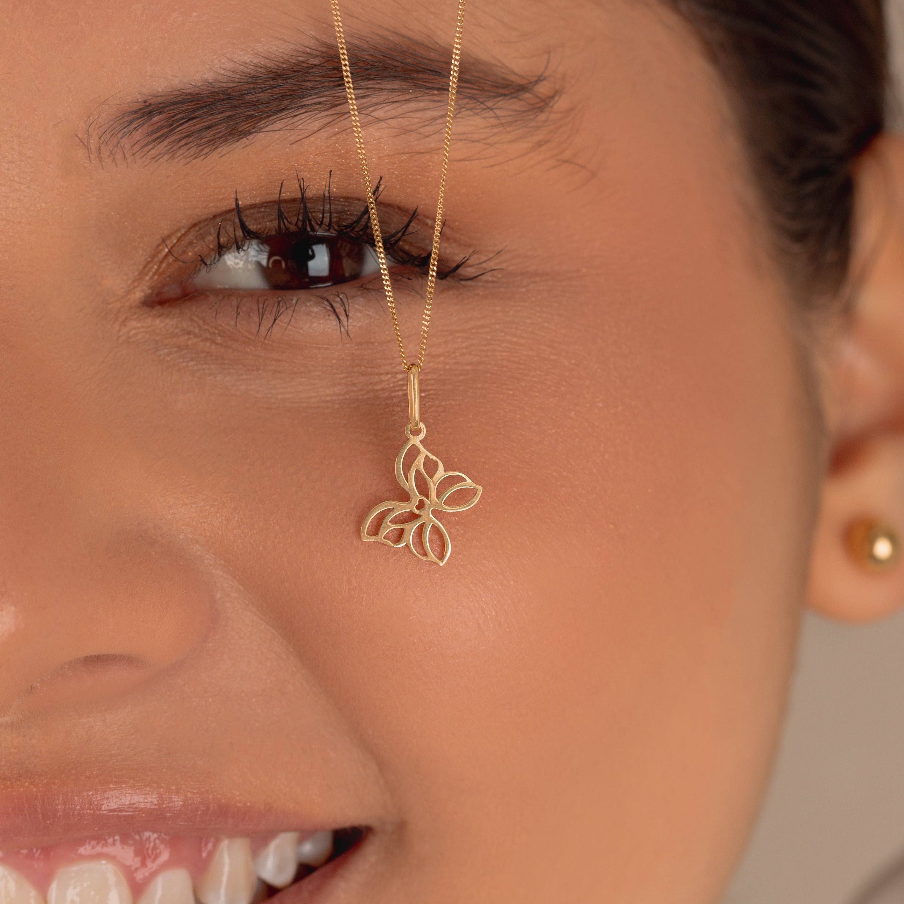 Dije Mariposa Calada Oro 18k