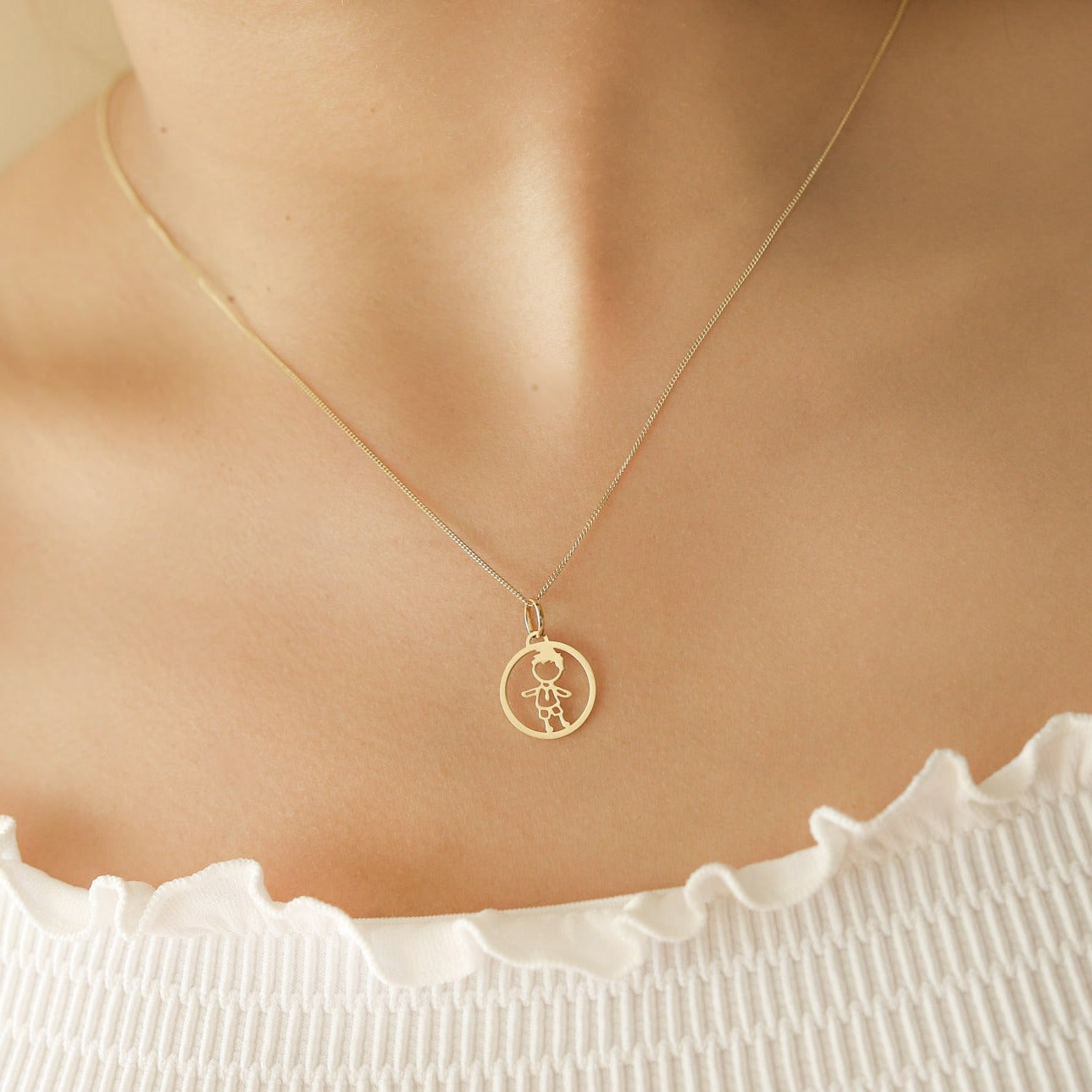 Collar Medalla Niño Calado Oro 18k