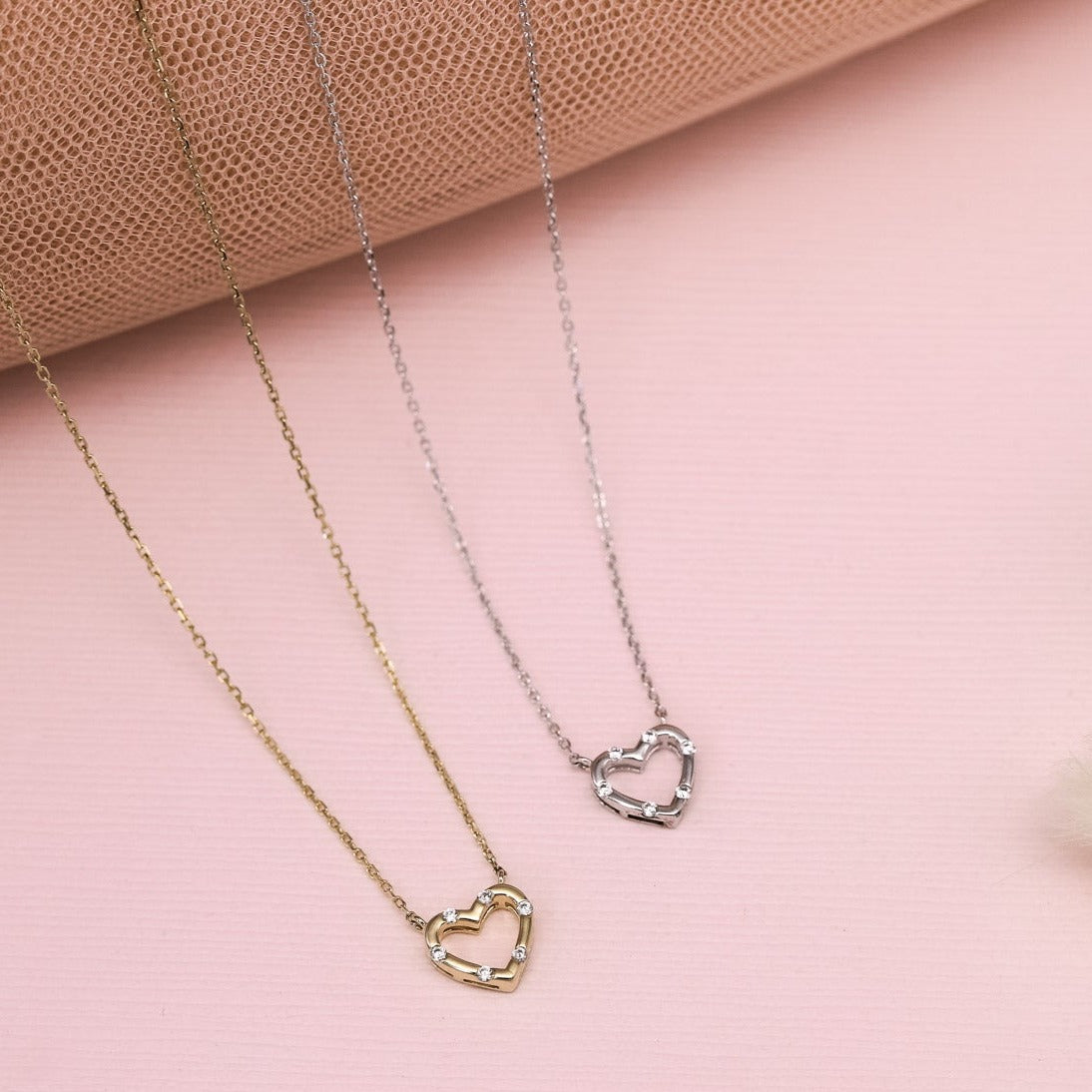 Collar Corazón Calado Puntos Luz