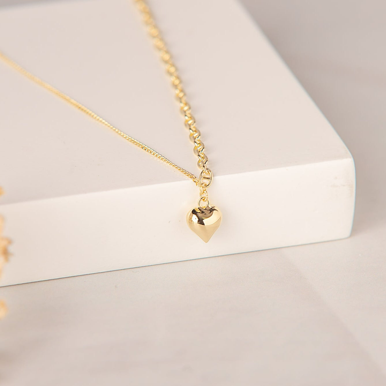 Collar Corazón Bombeado Cadena Doble Diseño