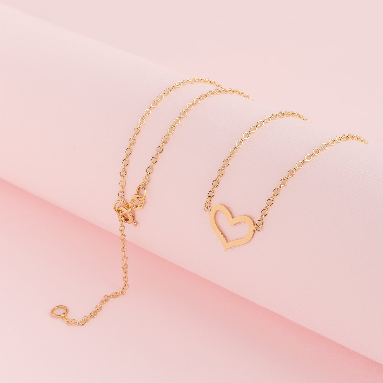 Collar Corazón Calado Oro 18k