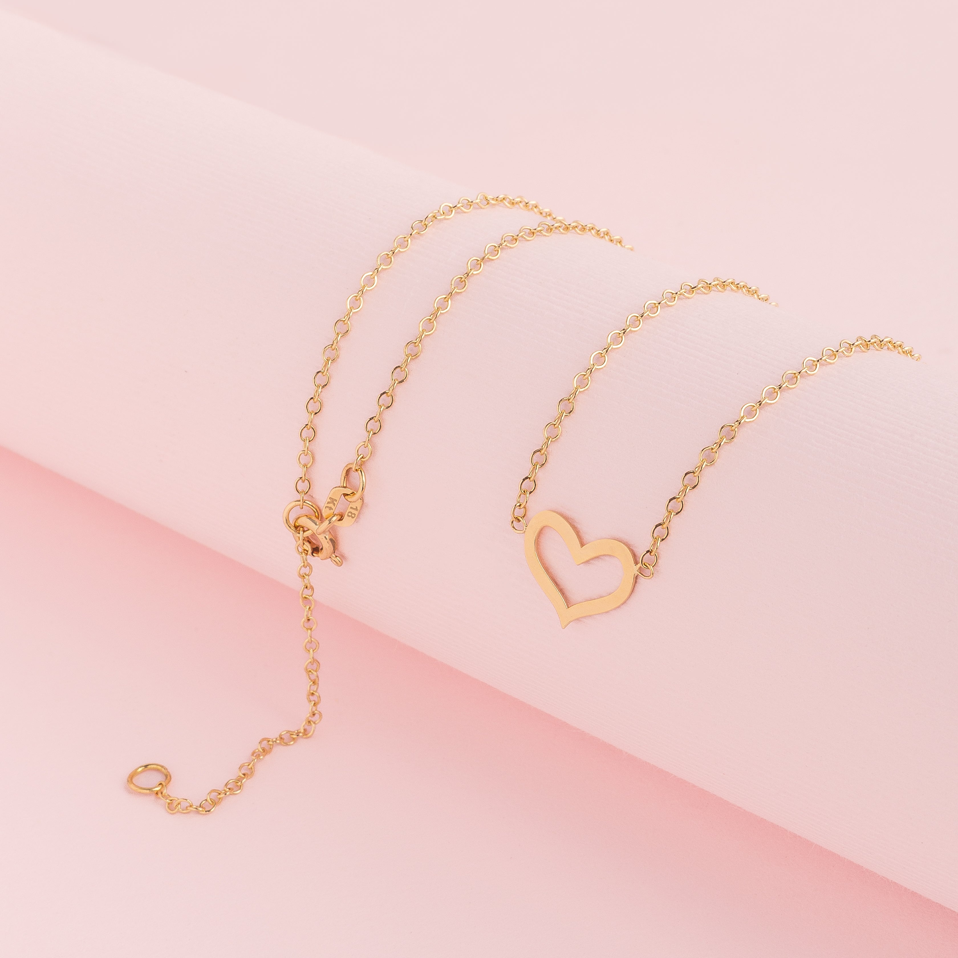 Collar Corazón Calado Oro 18k