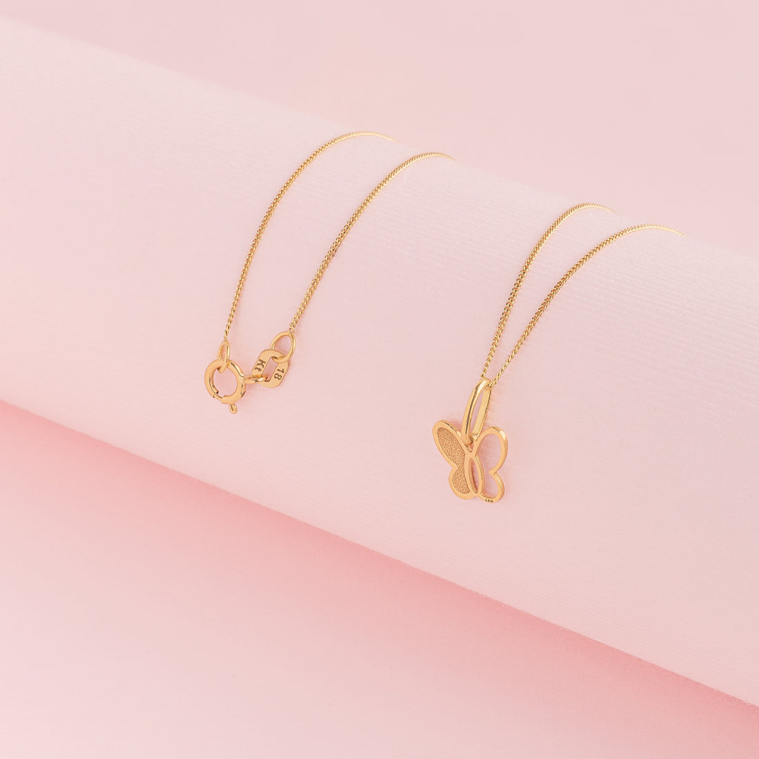 Dije Mariposa Oro 18k (precio no incluye cadena)