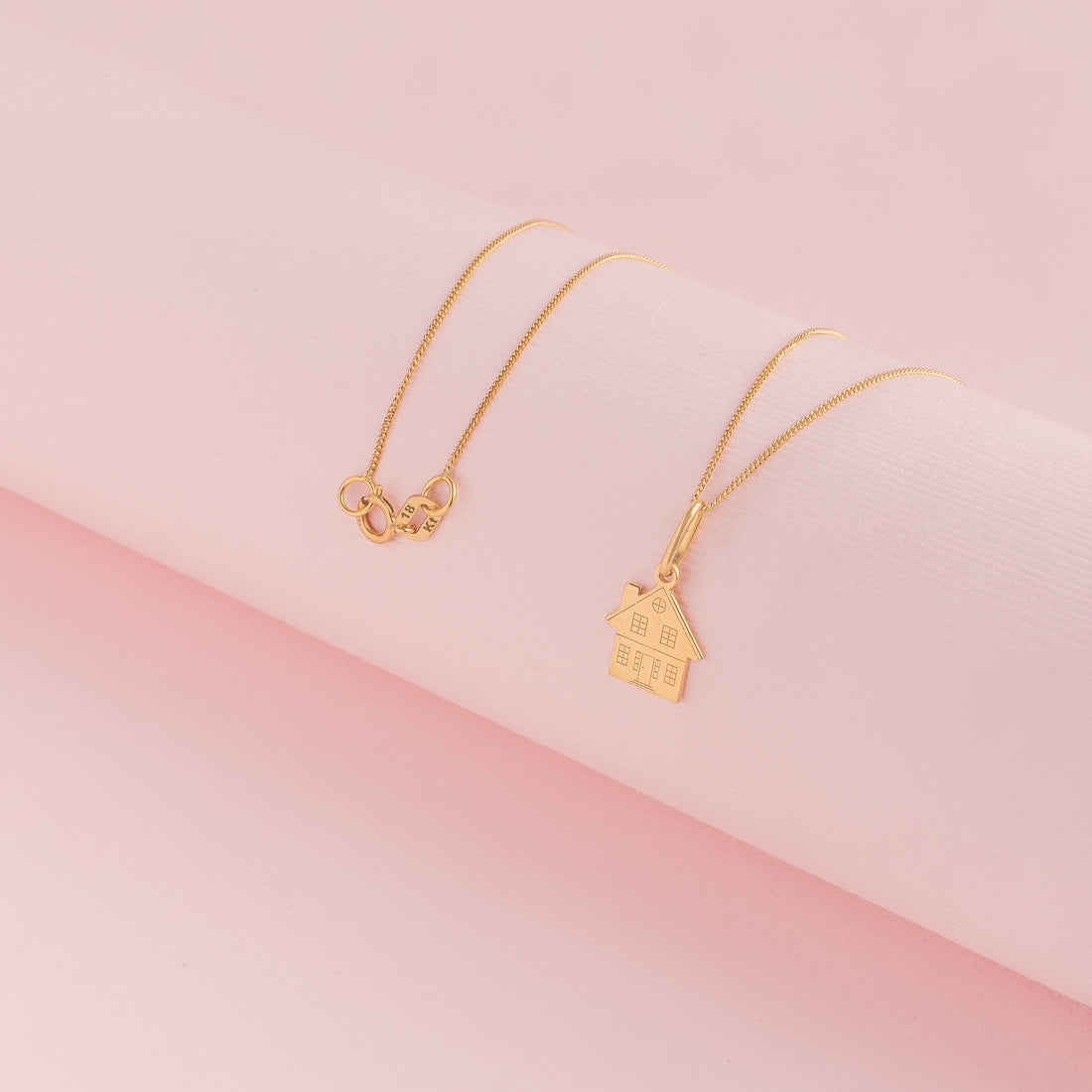 Dije De Casa Oro 18k (precio no incluye cadena)