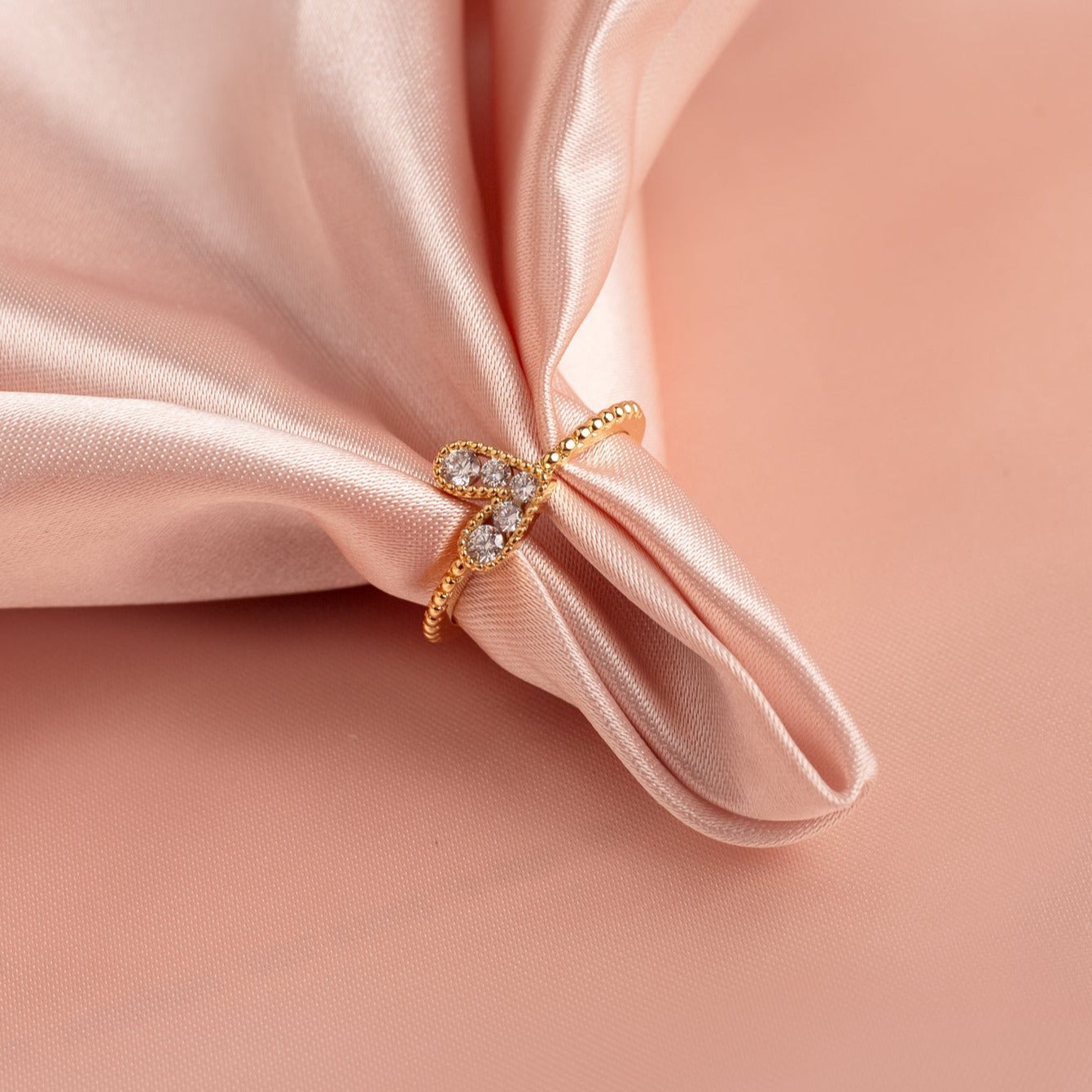 Anillo Corazón De Lado Strass Blanco