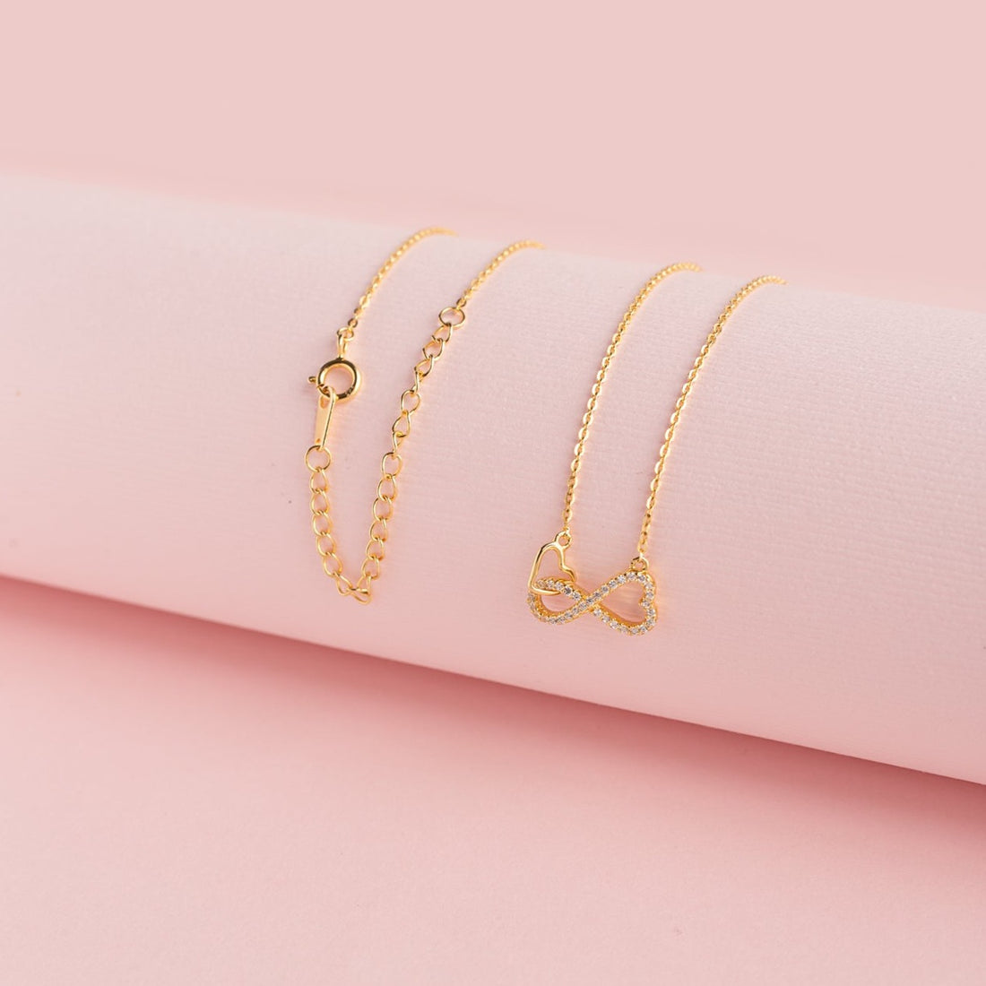 Collar Infinito Corazón Enlazado
