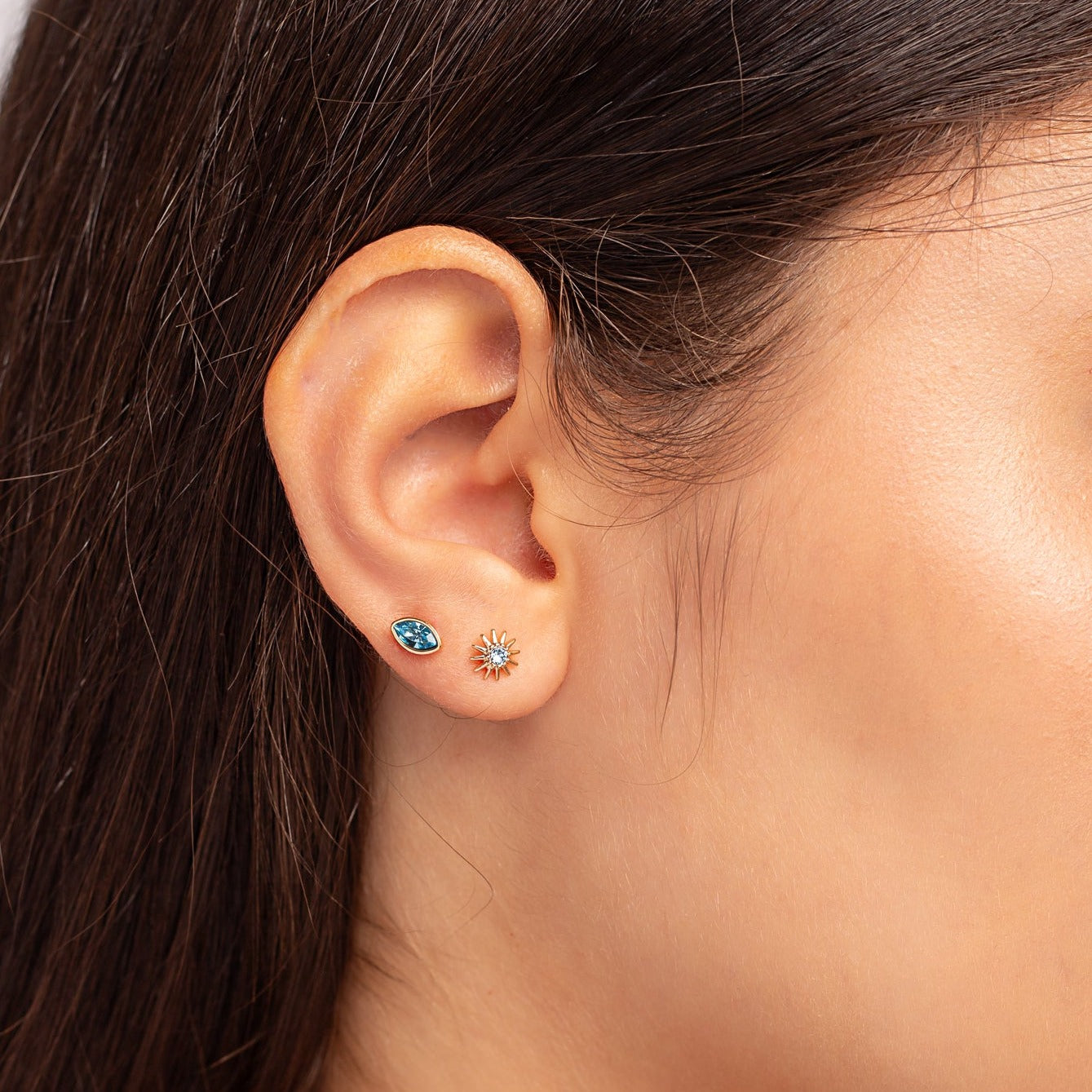 Aretes Sol Punto Luz Celeste