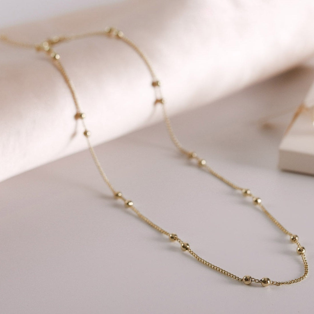 Collar Cadena con Esferas