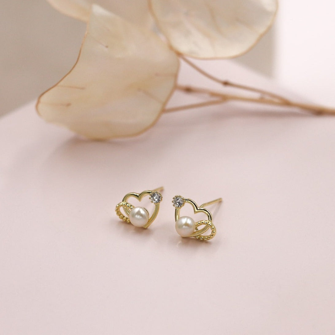 Aretes Corazon con cristal y Perla en el Centro