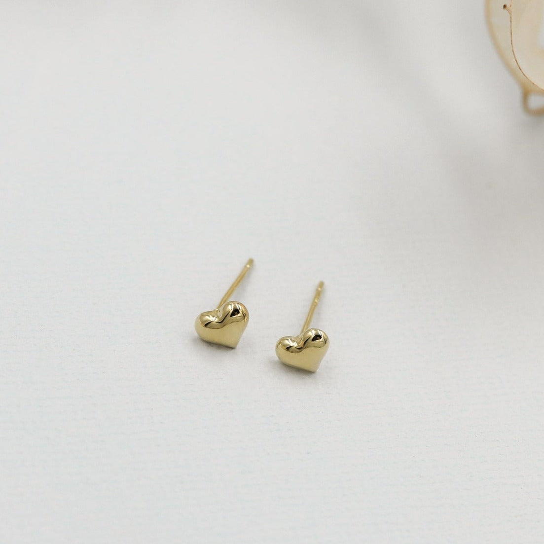 Aretes Corazón Semi Bombeado