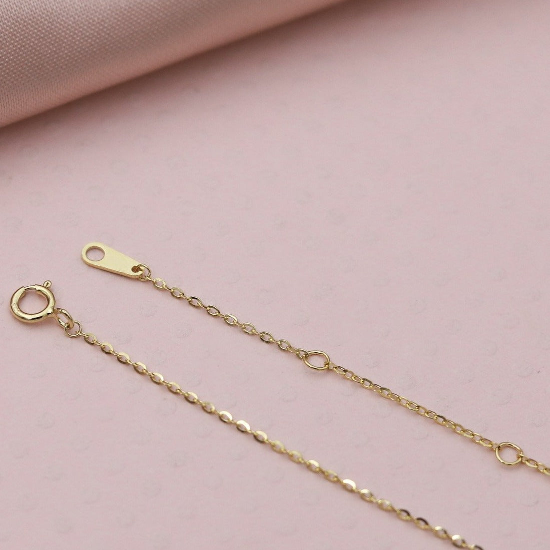 Collar Corazón Calado Mitad Strass y Liso