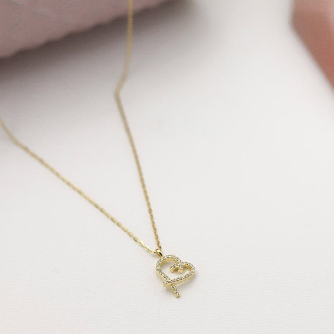 Collar Corazón Calado Strass