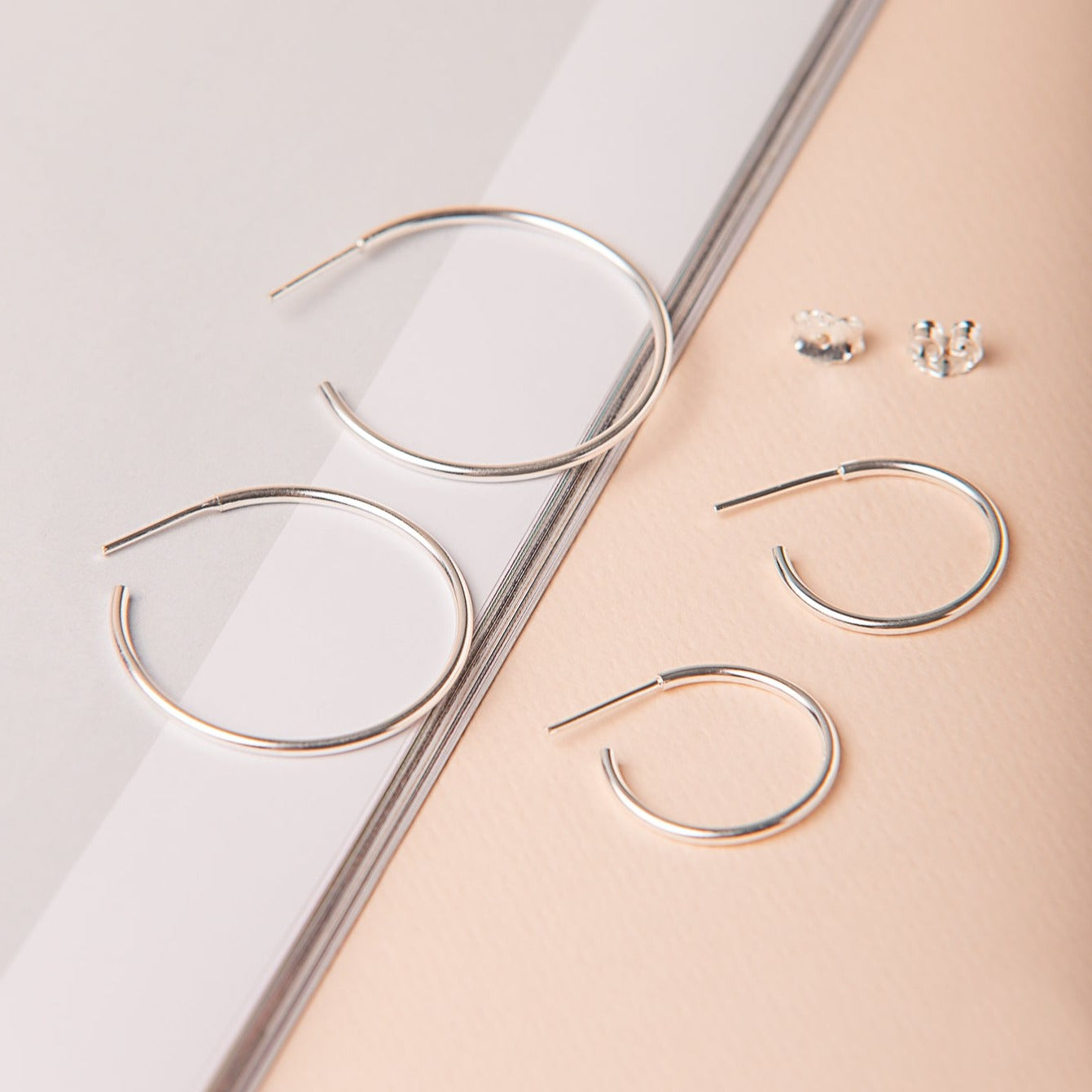 Argollas Clásicas con Broche Regular Plata 925