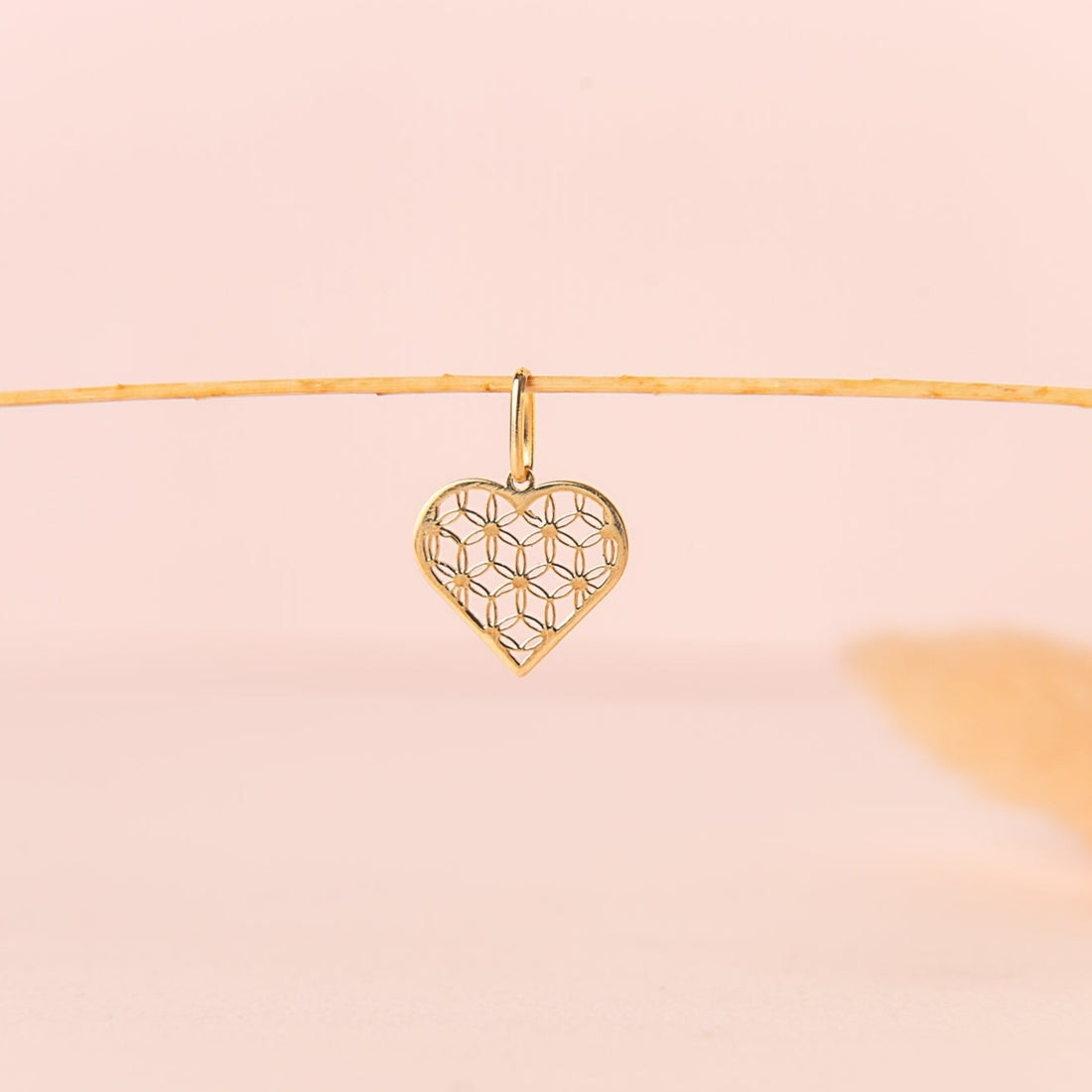 Dije Corazón Calado de Flores Oro 18K