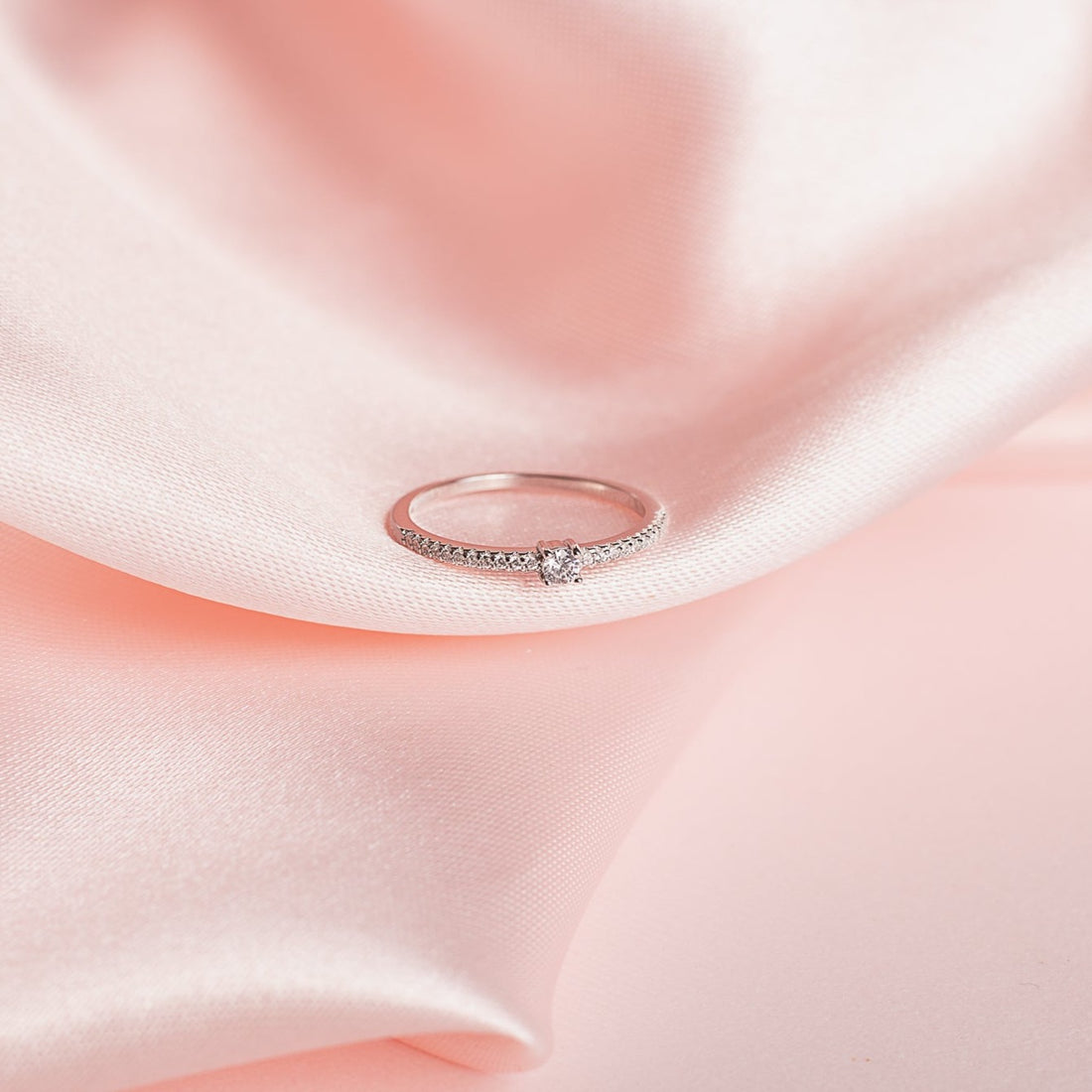 Anillo Punto Luz Mini y Cinta Strass