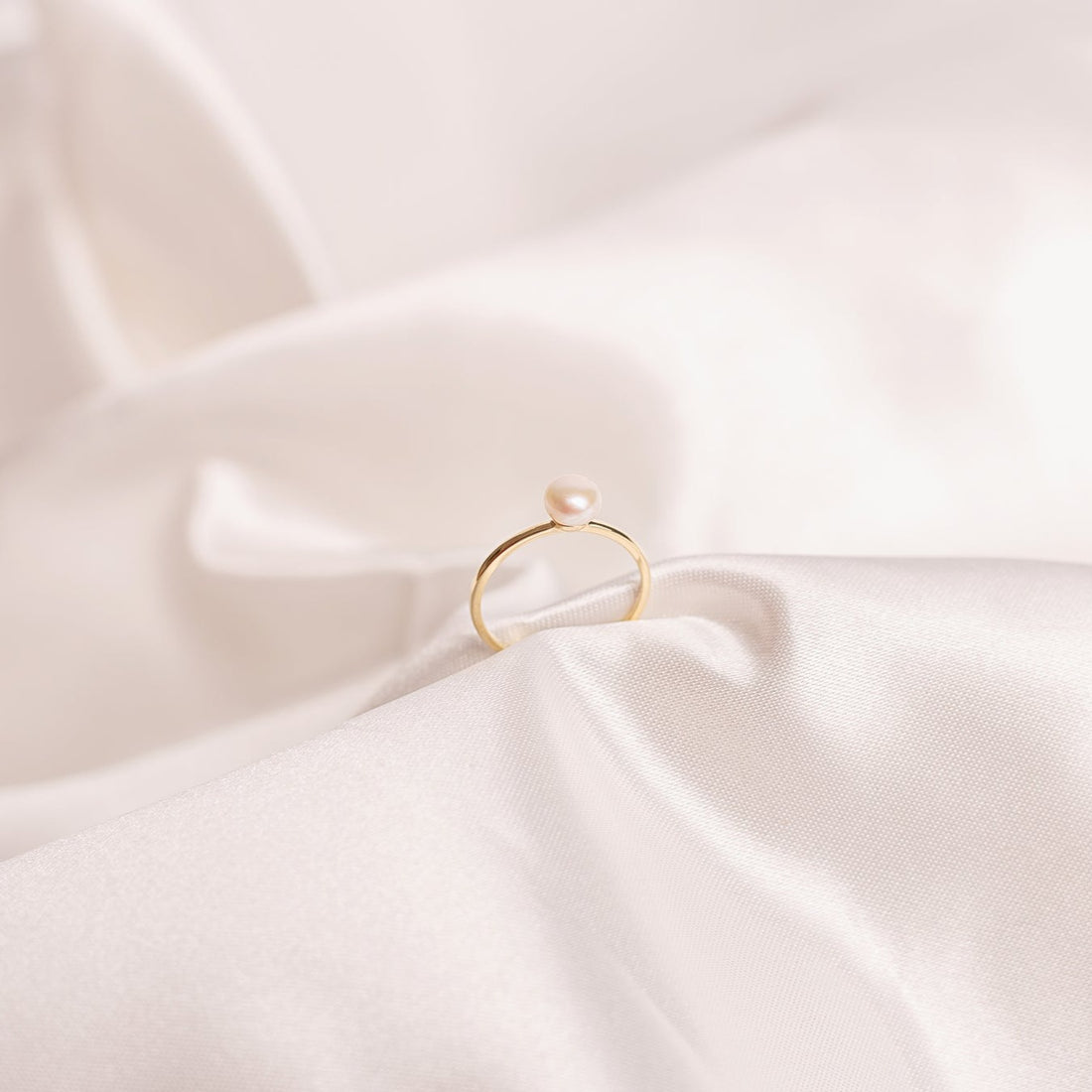 Anillo Perla solitaria (plata bañada en oro)