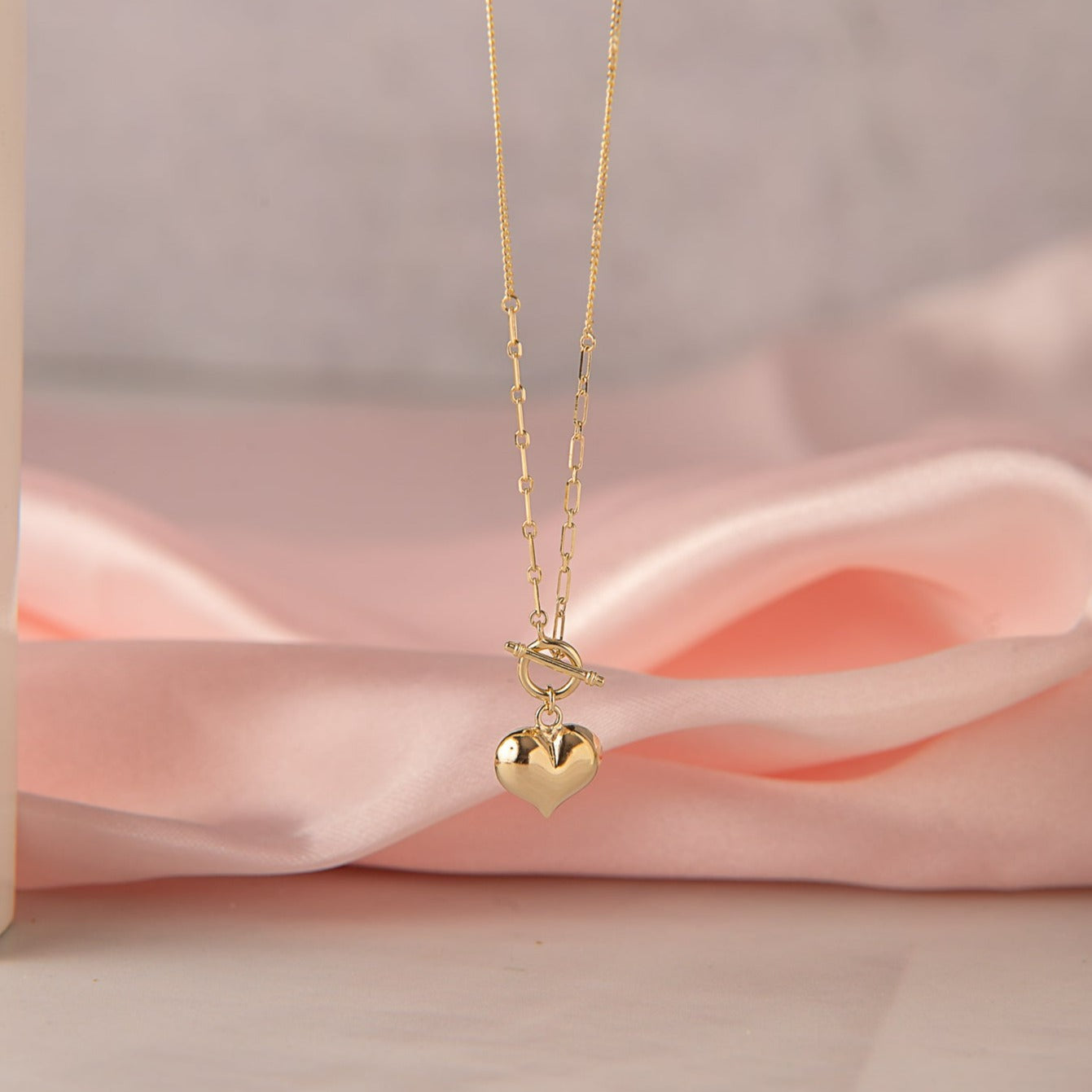 Collar Corazón Bombeado con Broche Salvavidas