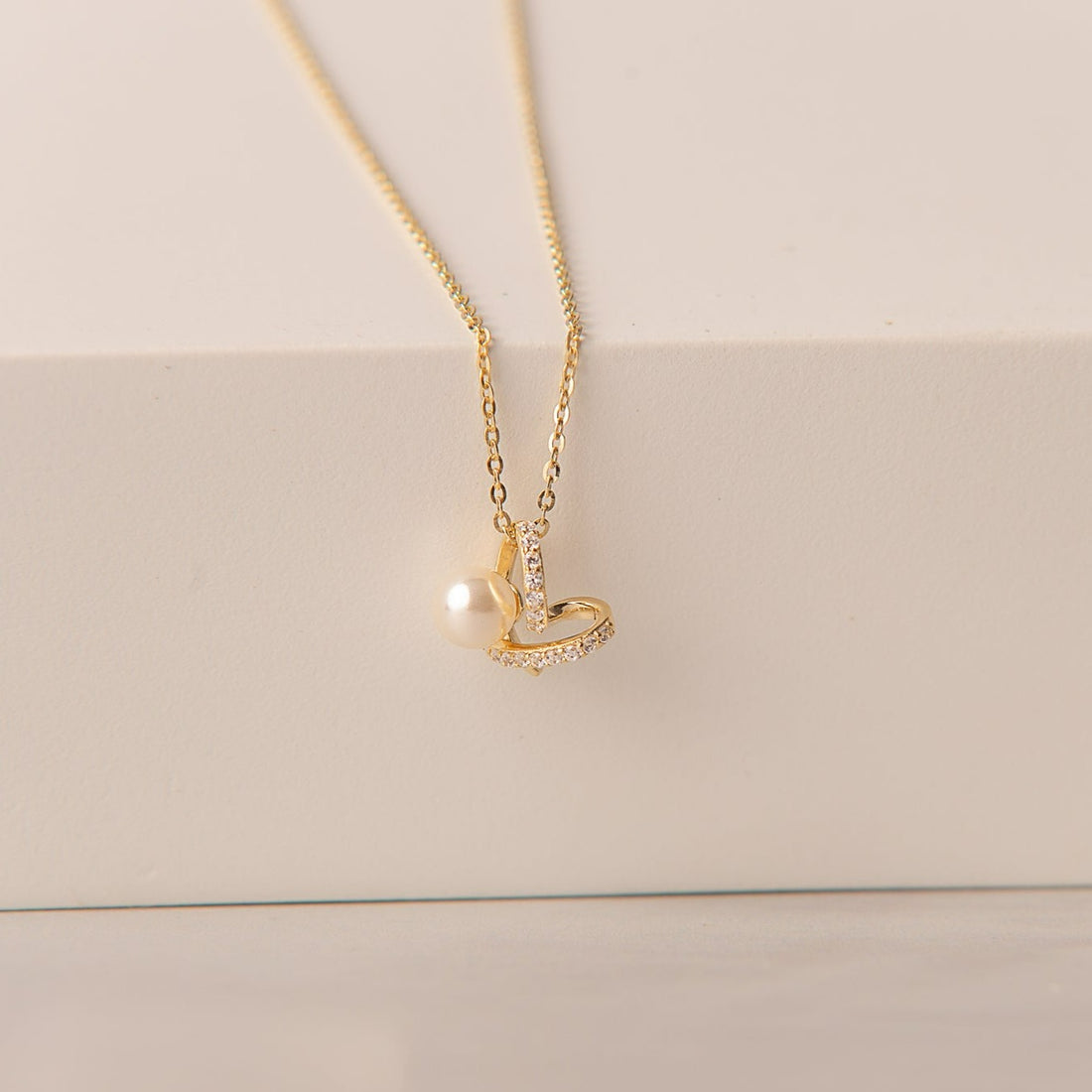 Collar Corazón Calado Strass y Perlita